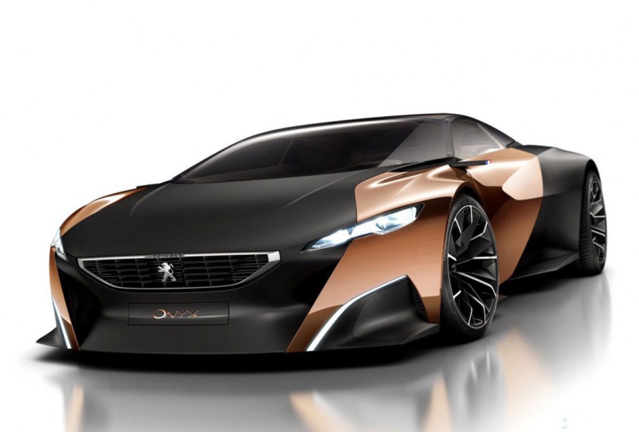 97万元 同样我们也先来看看标致家的设计"标杆",源于2013年的onyx概念