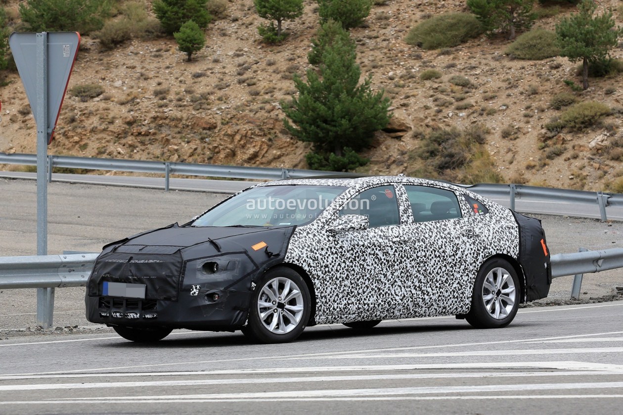 海外版新款迈锐宝谍照曝光前脸造型微调