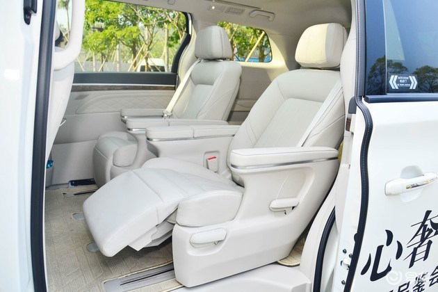 全场景奢享大型mpv广汽传祺gm8日照地区隆重上市