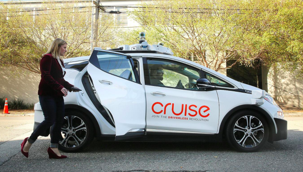 真正无人驾驶商业化到来 美国加州开放自动驾驶汽车接客