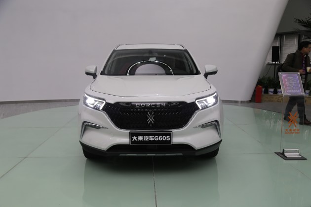 来看看这辆贯穿连屏的紧凑级suv大乘g60s将于上海车展亮相