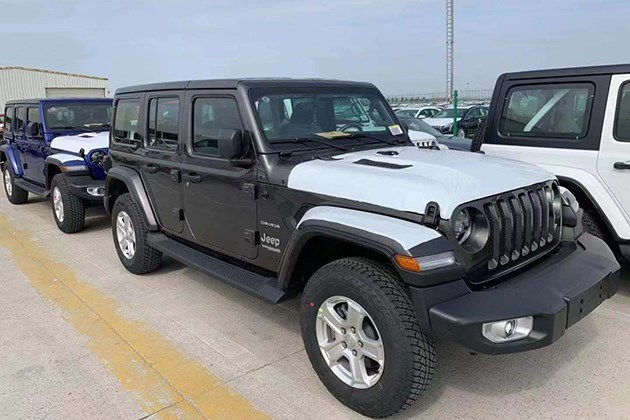 jeep牧马人撒哈拉四门炫顶版实车曝光限量88台售价4629万