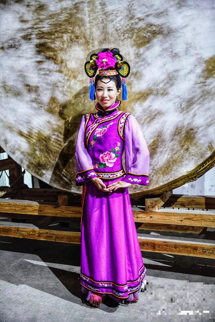 探访中国最大满族村:生活环境原汁原味,耄耋老汉每天打铁400件_易车
