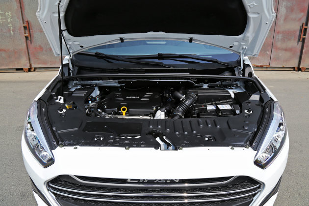 让飞度无力招架! 轩朗vs新宝骏rm-5