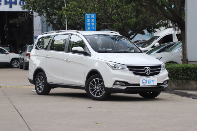 最强mpv奥赛德快让道实拍宝骏730