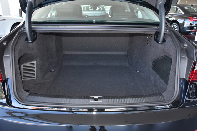 指导价97.28万元,实拍奥迪a8