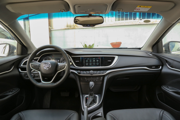 只要14万元就能开回家,阅朗你心动了吗? 还有胎压显示,定速巡航!