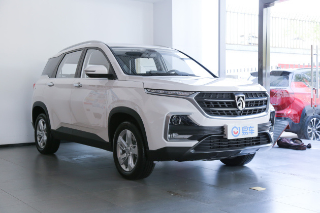 宝骏530车身_空间