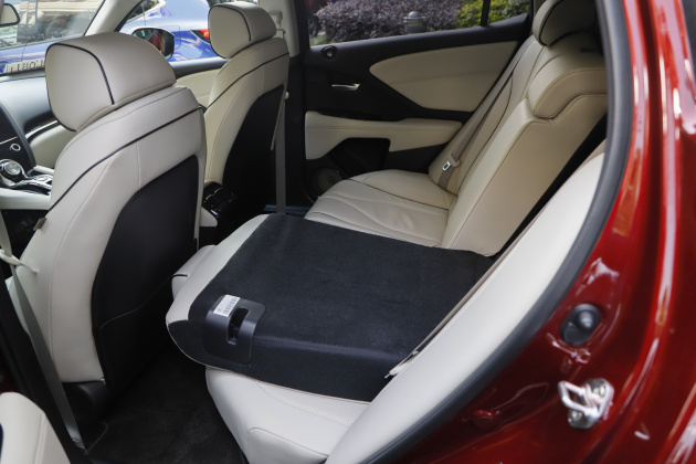 33万元的英菲尼迪q50l你值得拥有! 宝马3系请让道!