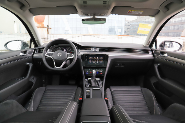 大众迈腾2020款330TSI领先型内饰设计_新款桑塔纳速度里程表图片_大众桑塔纳2019款浩纳1.5L自动舒适版评测