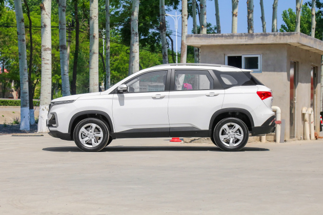 你敢信宝骏530只要9万元还有上坡辅助刹车辅助飞度和它没法比