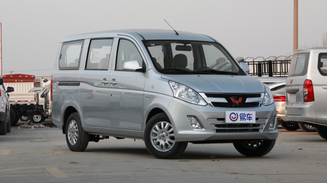 2018款 五菱荣光v 1.5l 手动 标准版