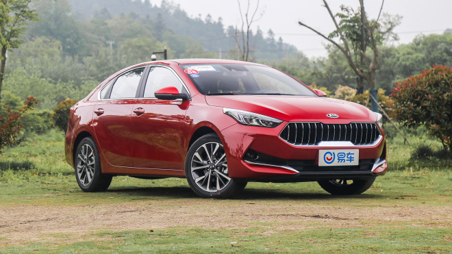 2019款 起亚k3 1.5l cvt 豪华版