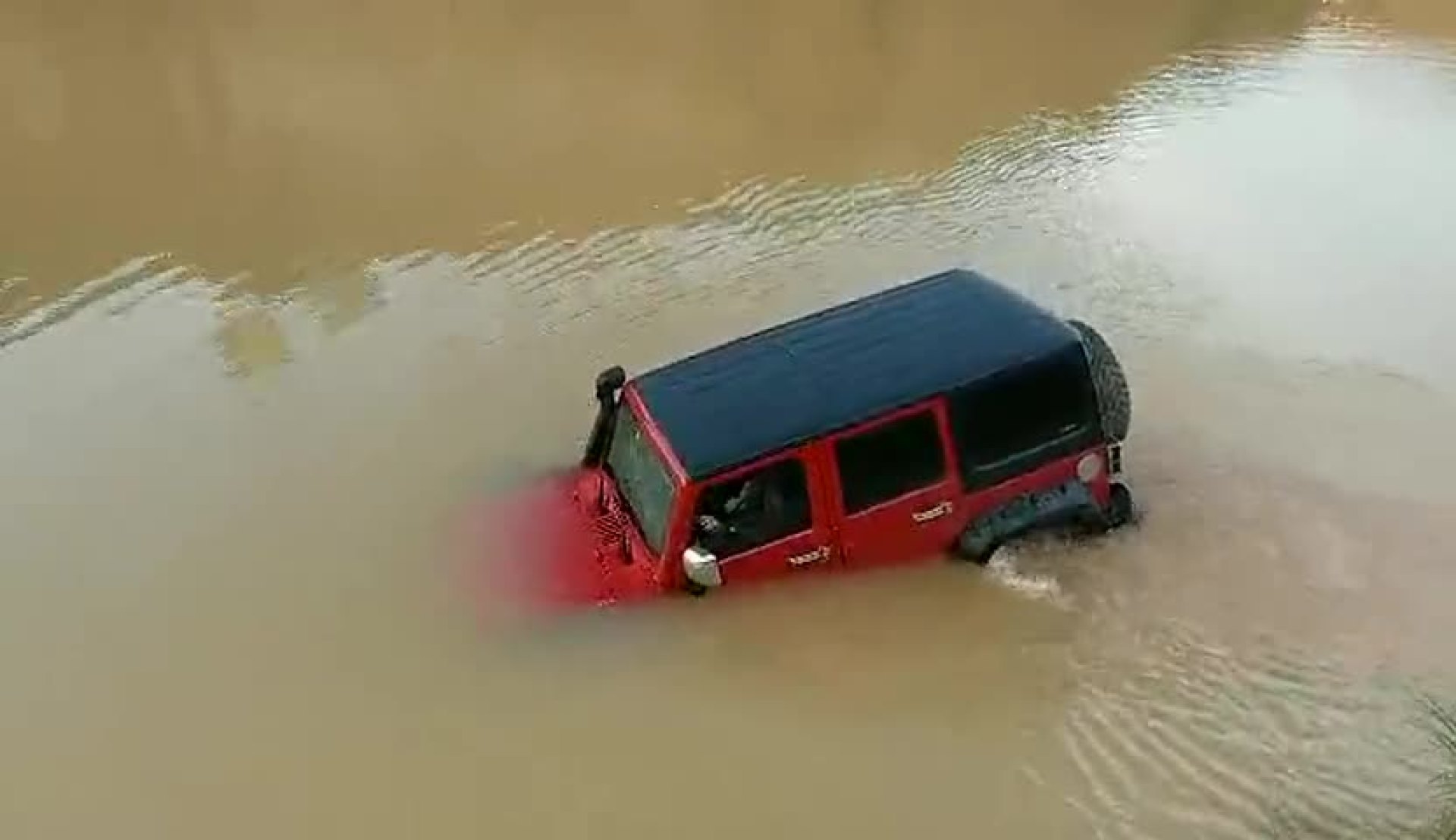 越野车高难度涉水记录
