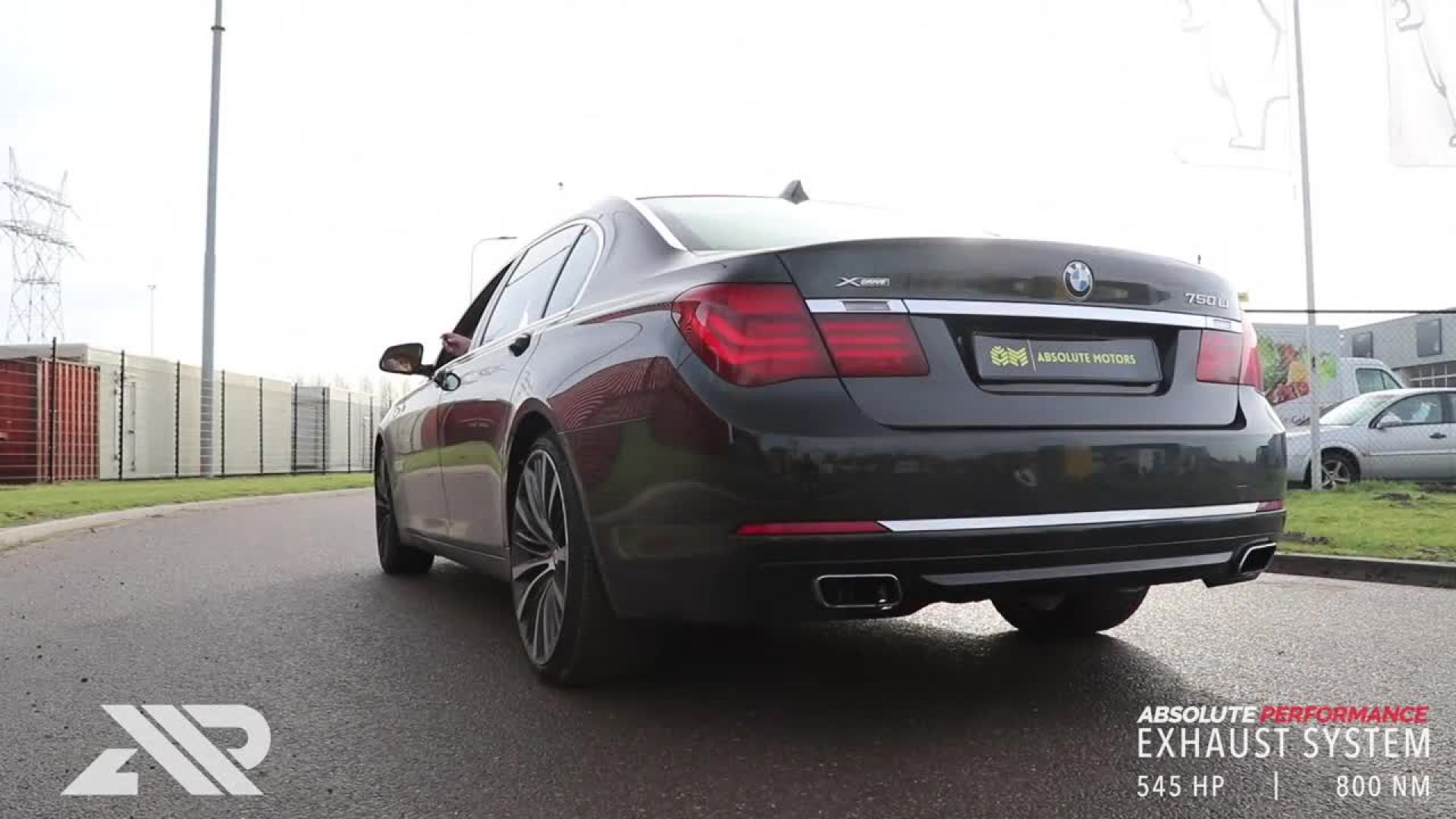 换上新的排气系统 宝马7系展示浑厚声浪