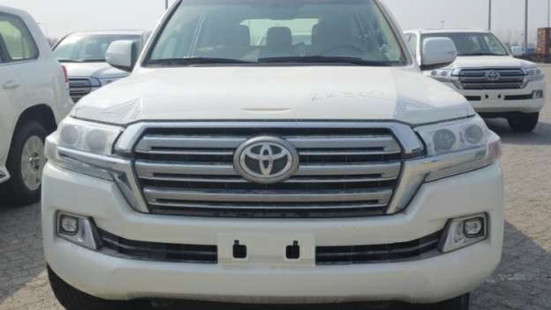 天津港库房酷路泽4000国五清仓 最新市场价格如何