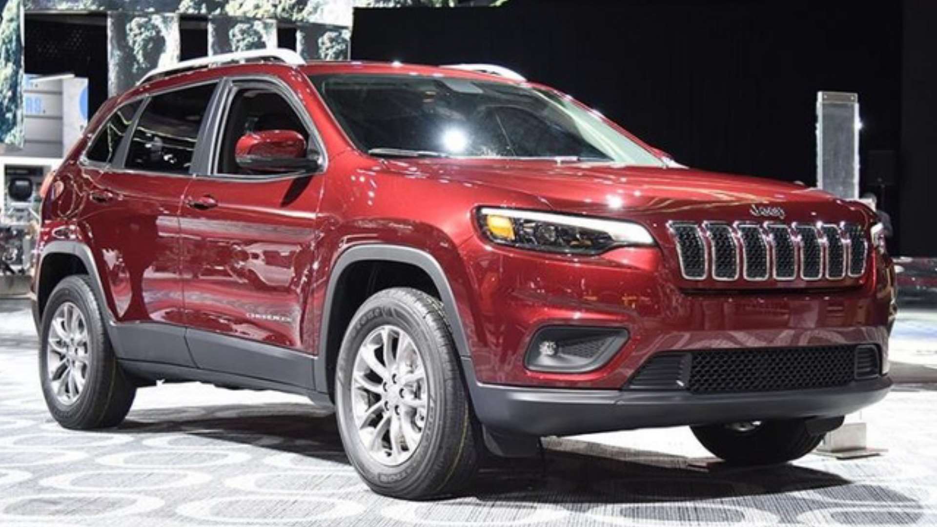 2021款jeep自由光海外正式开售 提供两驱及四驱车型