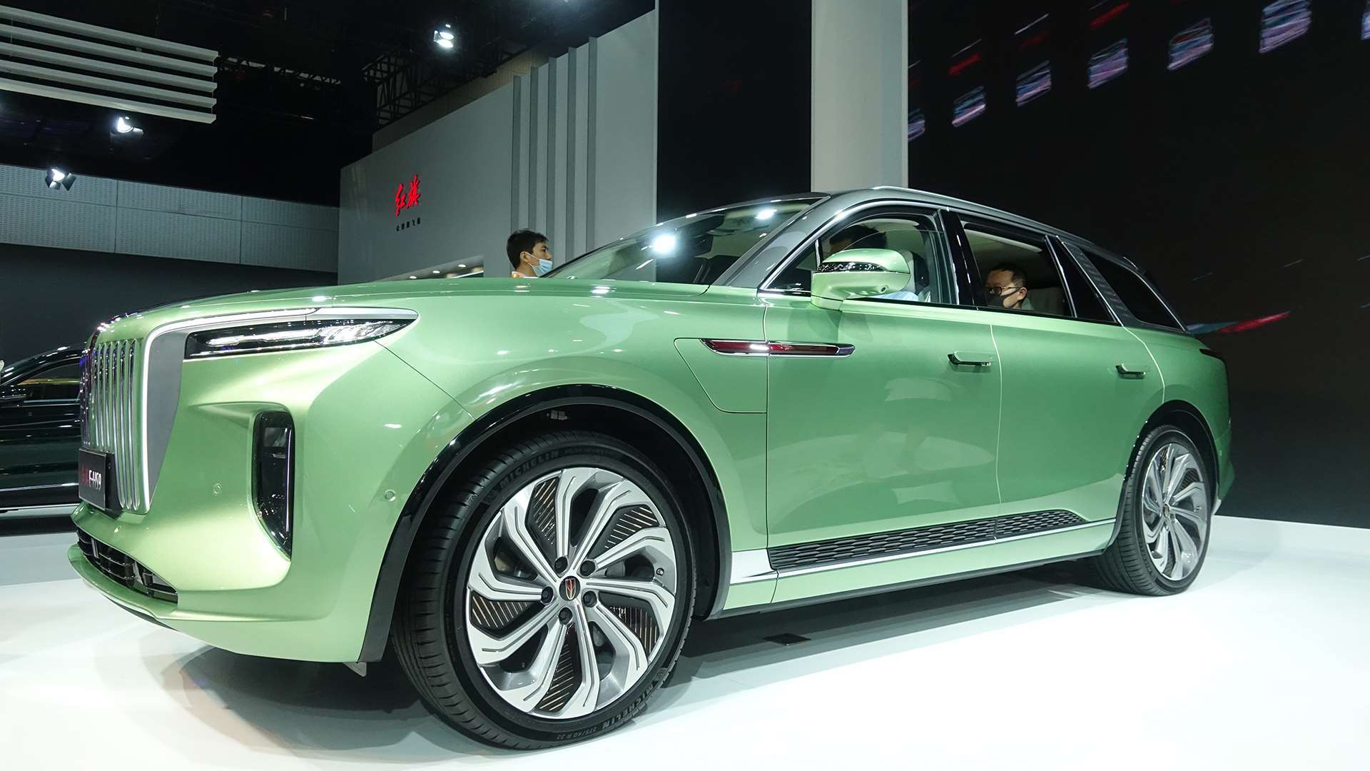 两分钟带你看懂广州车展上的红旗e-hs9