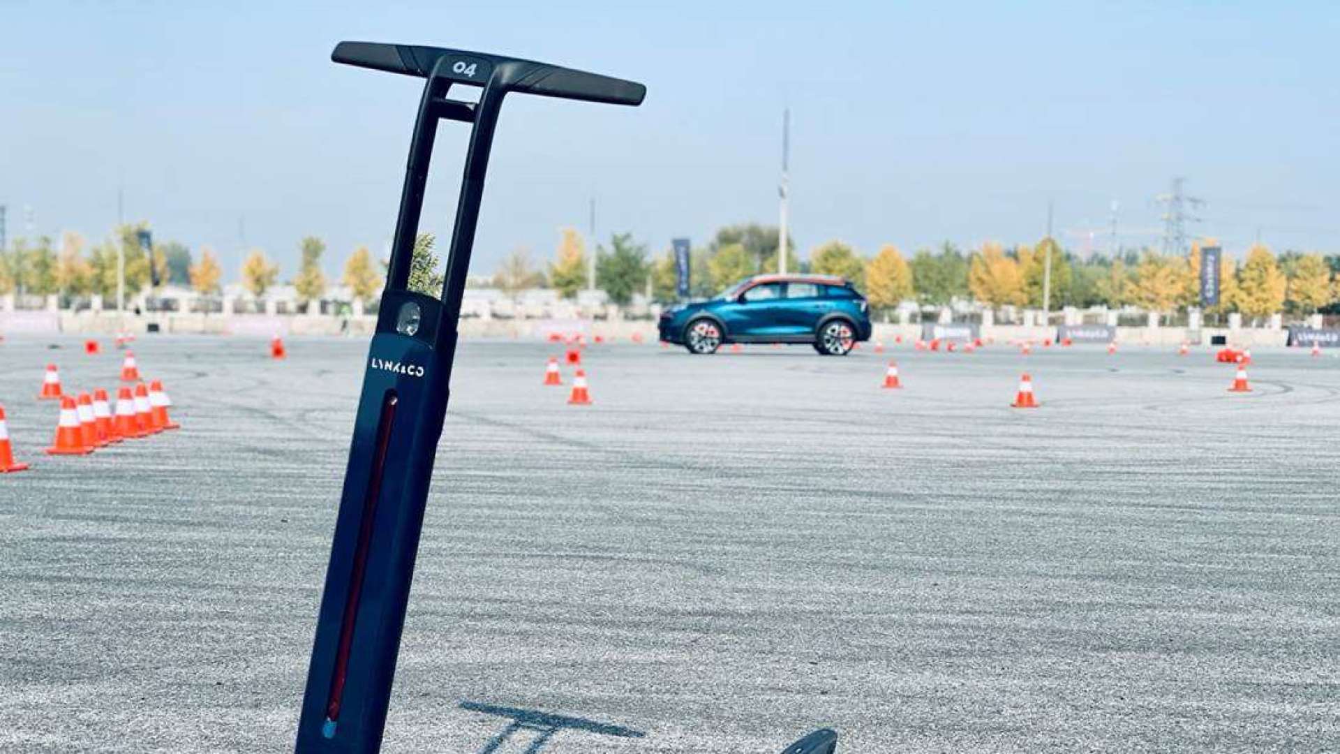 只要2999就能圆"有车梦"?领克04了解一下_易车视频