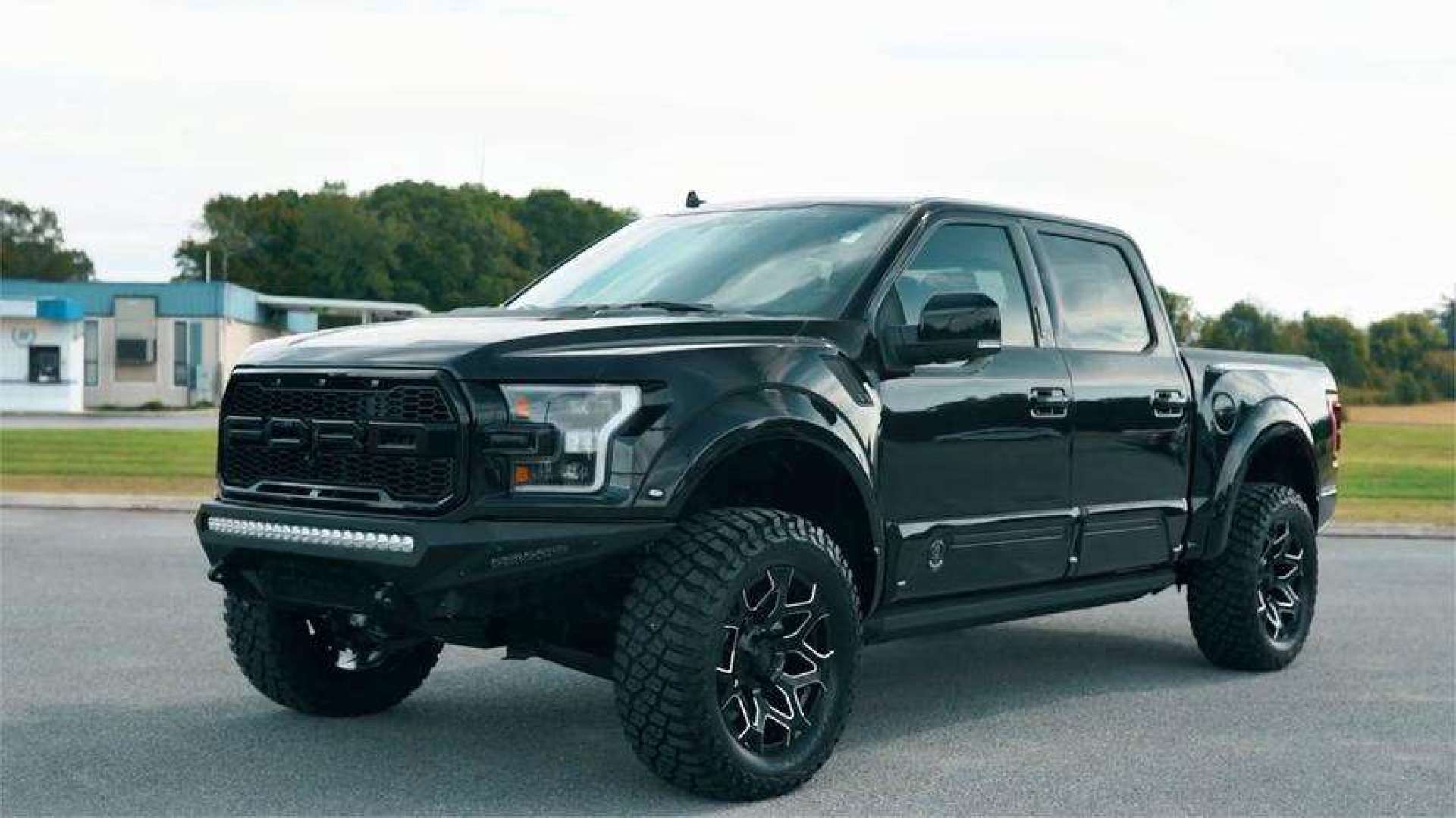 2021款福特猛禽f150定制版,打开分段式后备箱,霸气开始上演!