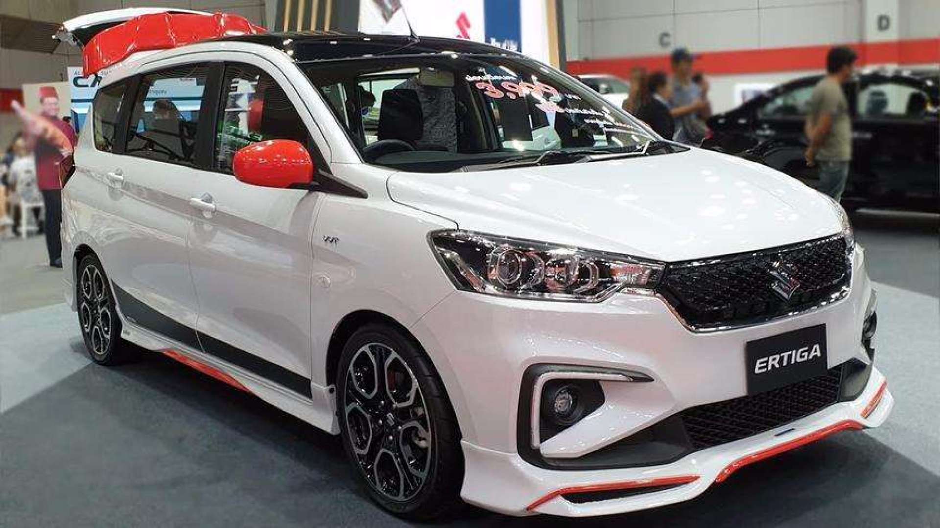 铃木汽车mpv7座图片