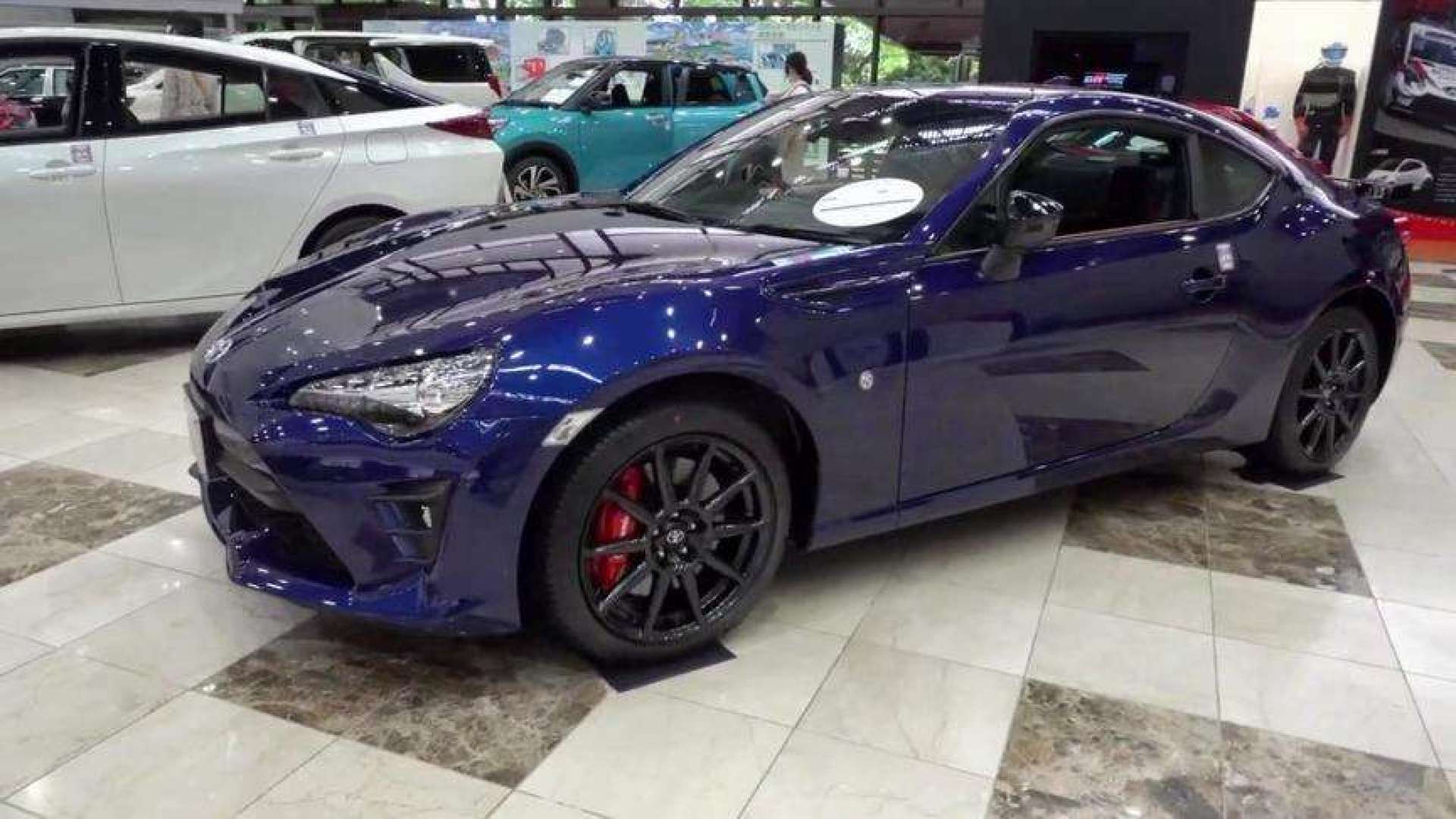 跑车鉴赏,实拍2020款丰田86 gt,太帅气了