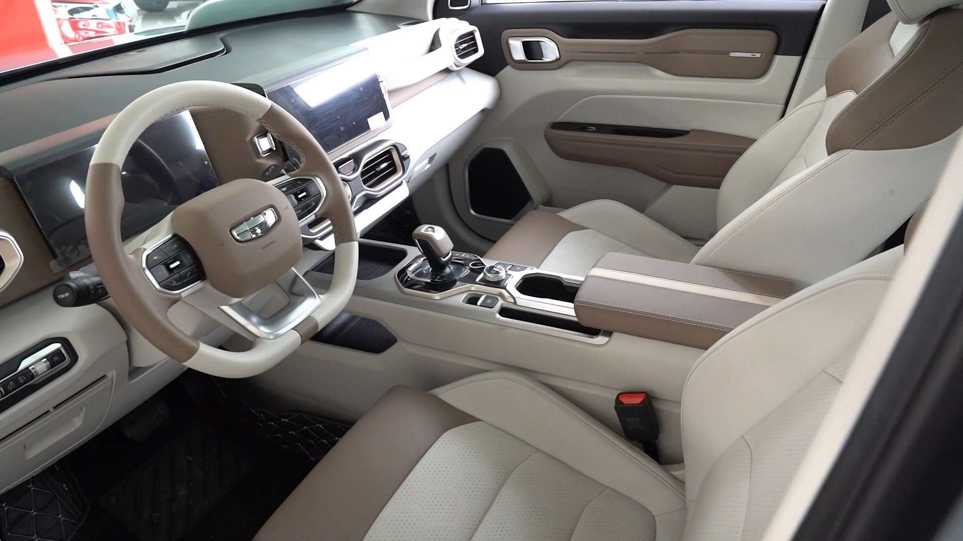 吉利icon内饰讲解,硬汉形象比肩奔驰g