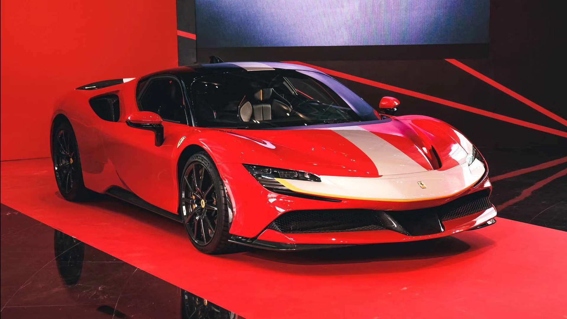 法拉利最快量产跑车!实拍法拉利sf90 stradale