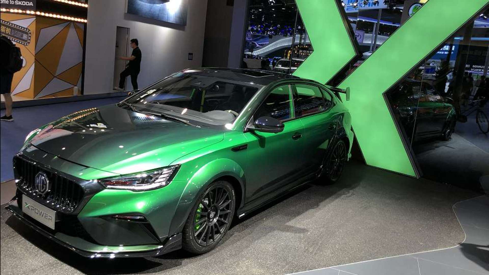 成都车展 名爵6 x power正式亮相 经典赛车绿动感十足